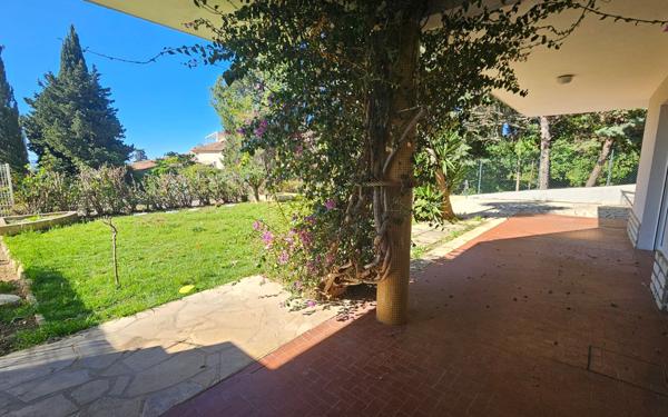 Appartement à vendre    3 pièces • 93 m2 Sanary-sur-Mer