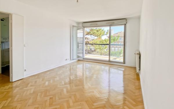 Appartement à vendre    2 pièces • 47,73 m2 Versailles