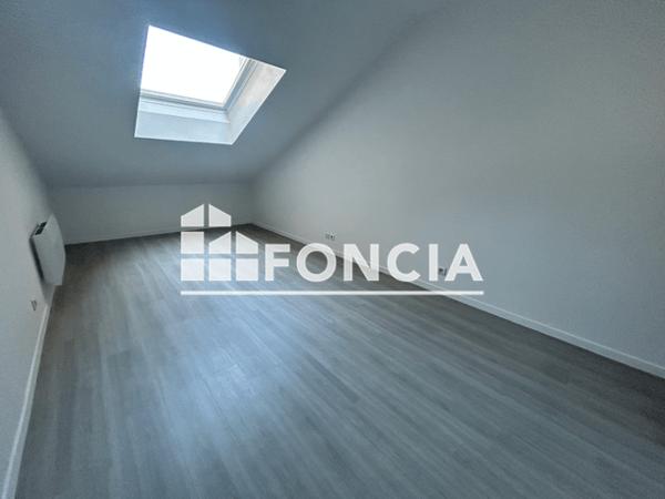 Location Appartement 2 pièces 23.97 m² - 18 PLACE DES BANCS Limoges 87000