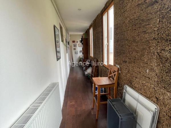 Appartement - Oloron-sainte-marie - Réf.:205286 OLORON CENTRE-VILLE - BEL APPARTEMENT T3 AU CHARME DE L' ANCIEN AVEC JARDIN PRIVATIF ET PARKING PRIVE -