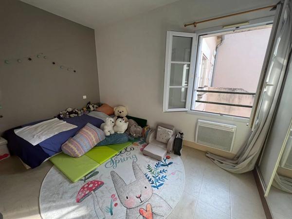 Location                                                      Appartement
                        
                     3 pièces                      78 m2                     à Lussac-les-Châteaux