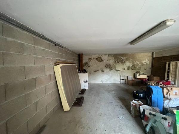 Location                                                      Appartement
                        
                     3 pièces                      78 m2                     à Lussac-les-Châteaux