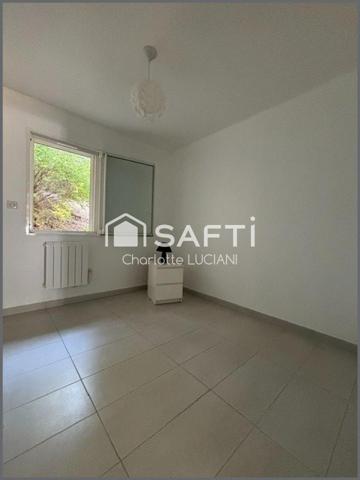 T3 EN REZ-DE-VILLA AVEC JARDIN TERRASSE & VUE MER.