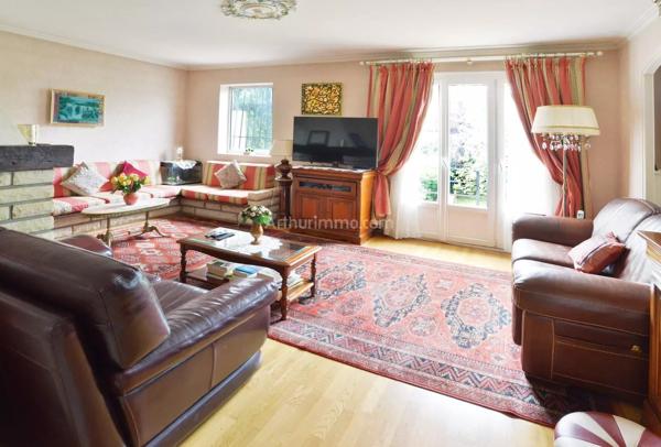 Vente                                                      Maison
                        
                     7 pièces                      194 m2                     à Bry-sur-Marne