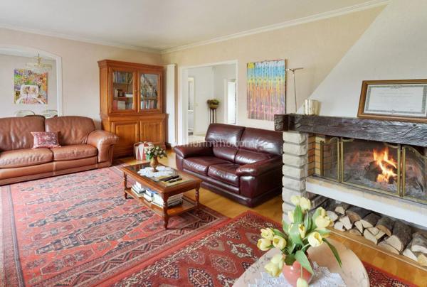 Vente                                                      Maison
                        
                     7 pièces                      194 m2                     à Bry-sur-Marne