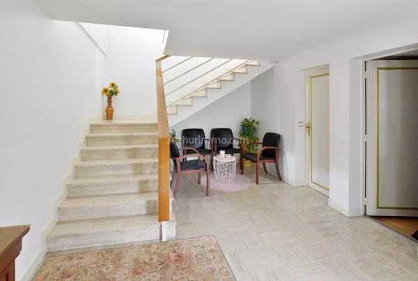 Vente                                                      Maison
                        
                     7 pièces                      194 m2                     à Bry-sur-Marne