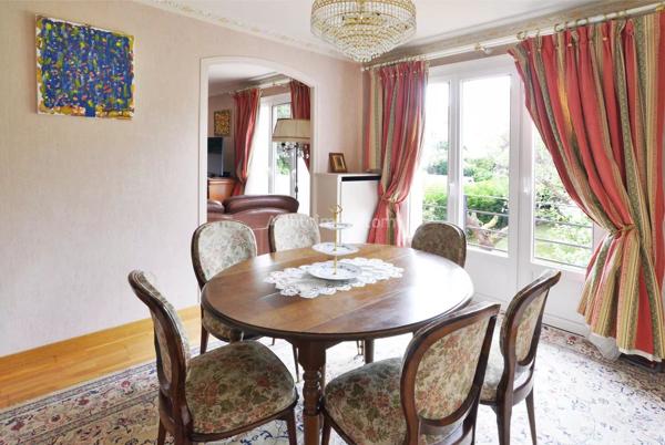 Vente                                                      Maison
                        
                     7 pièces                      194 m2                     à Bry-sur-Marne