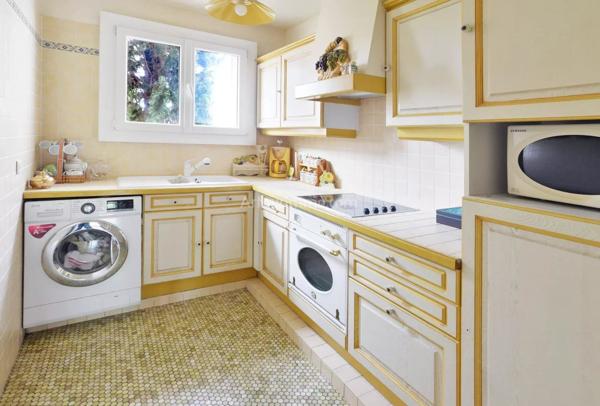Vente                                                      Maison
                        
                     7 pièces                      194 m2                     à Bry-sur-Marne