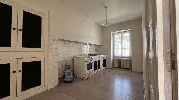 L'Isle-sur-Serein (89440) MAISON 64M2 - SANS TRAVAUX - DOUBLE GARAGE