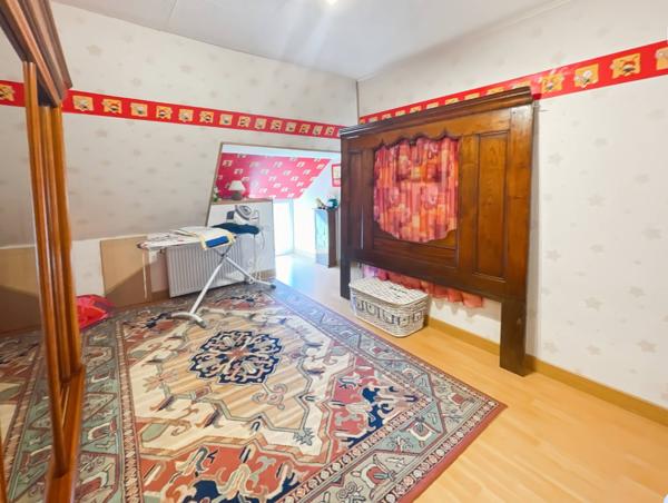 Guégon (56120) Belle longère en pierre avec de beaux volumes