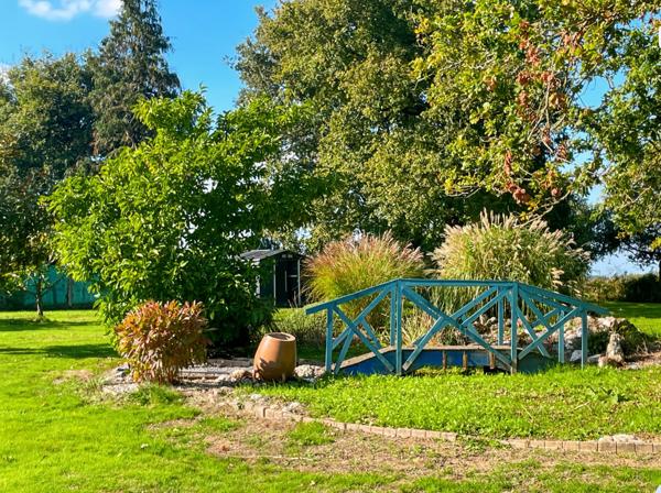 Guégon (56120) Belle longère en pierre avec de beaux volumes