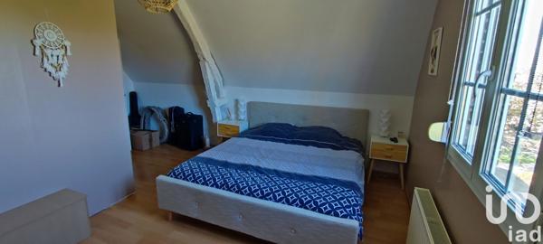 Maison traditionnelle 7 pièces de 177 m² à Rolleville (76133)