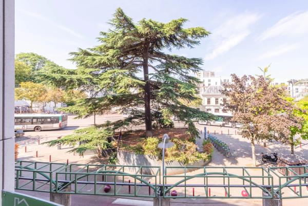 Appartement
         3 pièces
        - 72 m² Exclusivité 425 000 € *