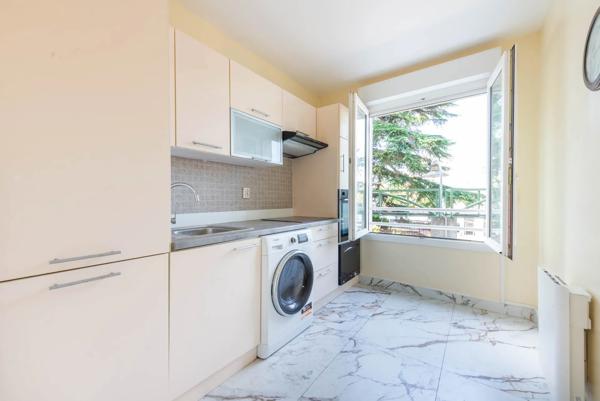 Appartement
         3 pièces
        - 72 m² Exclusivité 425 000 € *