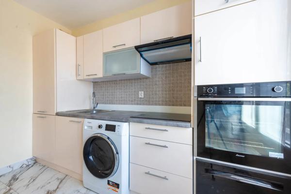 Appartement
         3 pièces
        - 72 m² Exclusivité 425 000 € *