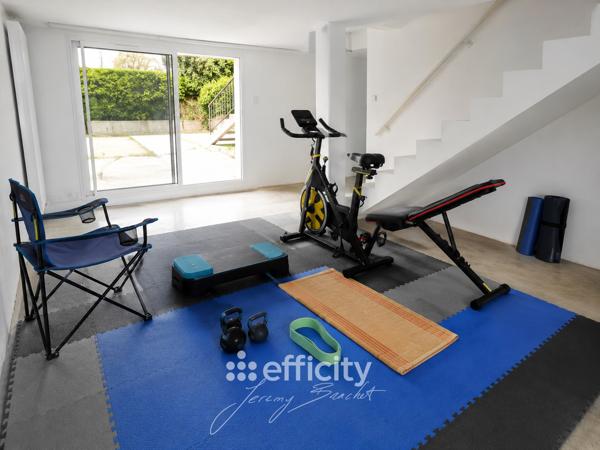 Maison
         6 pièces
        - 165 m² 289 500 € *