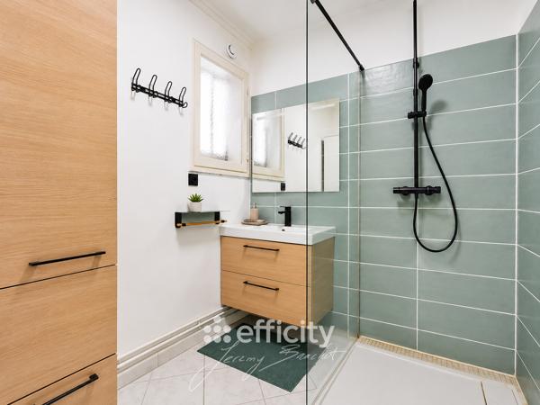 Maison
         6 pièces
        - 165 m² 289 500 € *