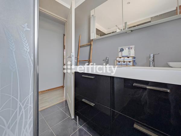 Maison
         5 pièces
        - 125 m² Exclusivité 262 500 € *
