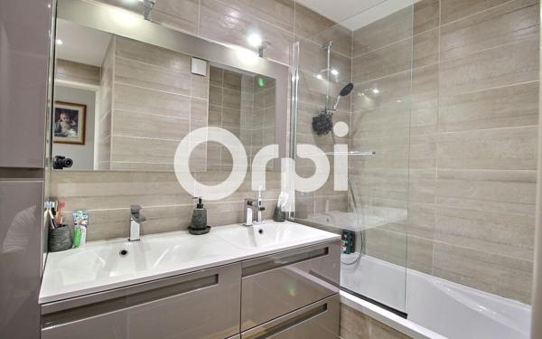 Appartement à vendre    4 pièces • 104,33 m2 Marseille 10