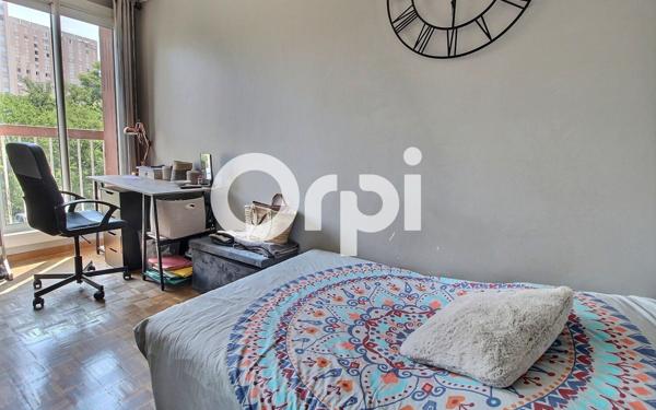 Appartement à vendre    4 pièces • 104,33 m2 Marseille 10