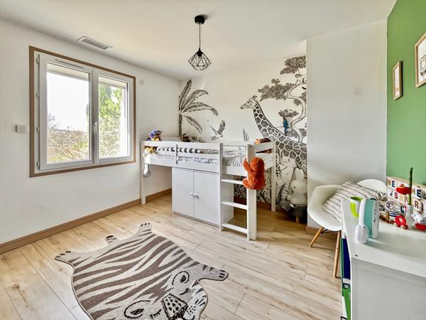 À vendre ? Charmante maison familiale entièrement rénovée avec piscine