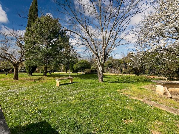 À vendre ? Charmante maison familiale entièrement rénovée avec piscine
