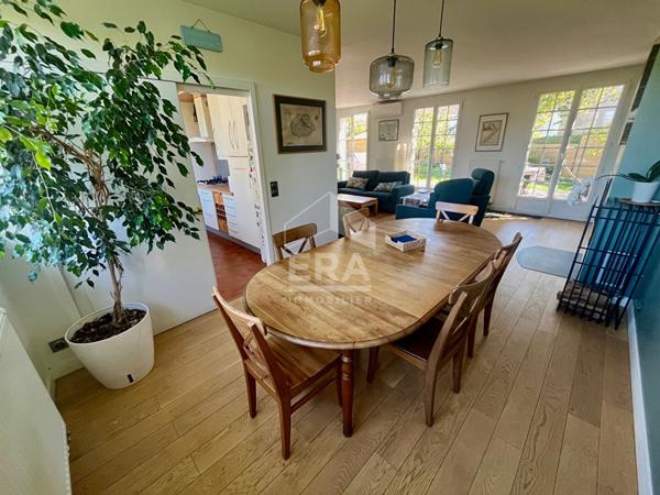 Maison Villepreux 9 pièce(s) 207 m2 hab. / 243 m² utiles.