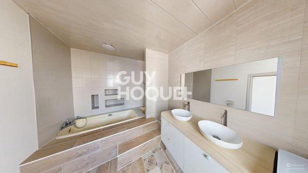 MAISON À VENDRE DE 7 PIÈCES DE 159,00 M²