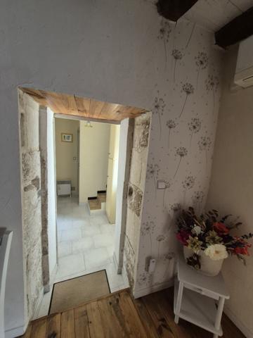 Eyragues (13630) EYRAGUES (13630) - MAISON DE VILLAGE AVEC BEL EXTERIEUR ET GARAGE