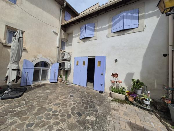 Eyragues (13630) EYRAGUES (13630) - MAISON DE VILLAGE AVEC BEL EXTERIEUR ET GARAGE