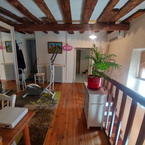 Eyragues (13630) EYRAGUES (13630) - MAISON DE VILLAGE AVEC BEL EXTERIEUR ET GARAGE