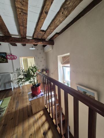 Eyragues (13630) EYRAGUES (13630) - MAISON DE VILLAGE AVEC BEL EXTERIEUR ET GARAGE