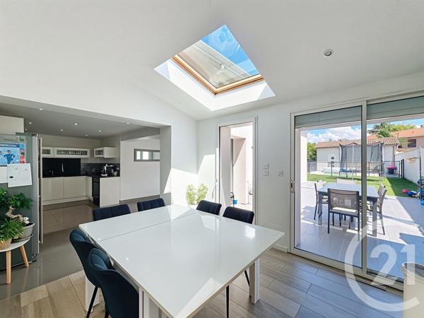 Maison à vendre  6 pièces - 134,41 m2 ESTRABLIN - 38