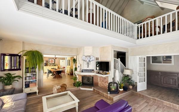 Maison à vendre    5 pièces • 292 m2 Pau