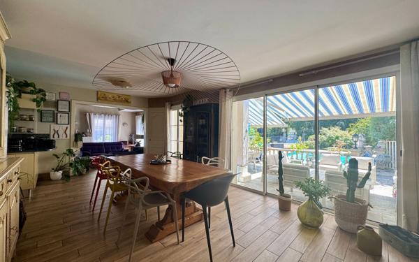 Maison à vendre    5 pièces • 292 m2 Pau