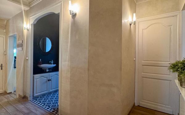 Maison à vendre    5 pièces • 292 m2 Pau