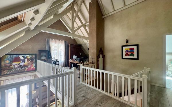 Maison à vendre    5 pièces • 292 m2 Pau