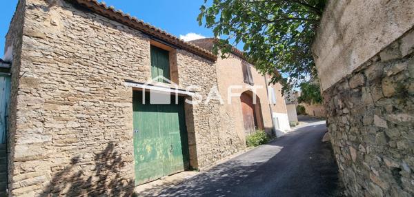 Parking de 148 m² sur deux niveaux, beau potentiel