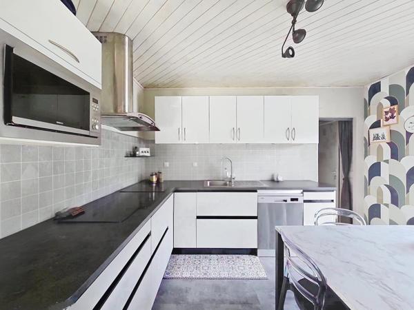 Maison de plain pied - Piscine - Garage double