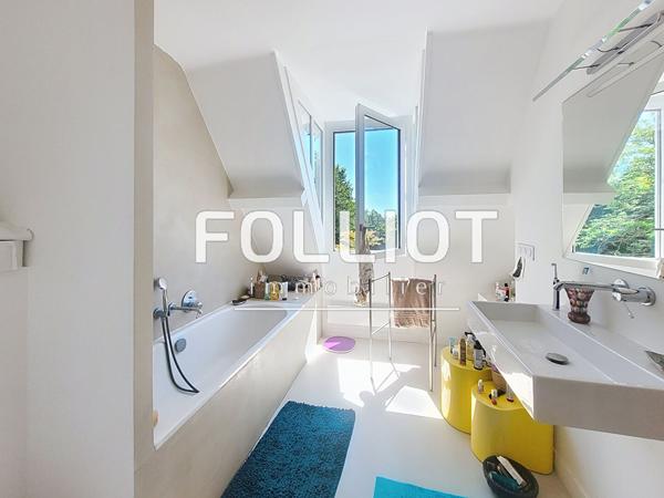 LOCATION MEUBLEE A L'ANNEE MAISON 4 PIECES 116 M2