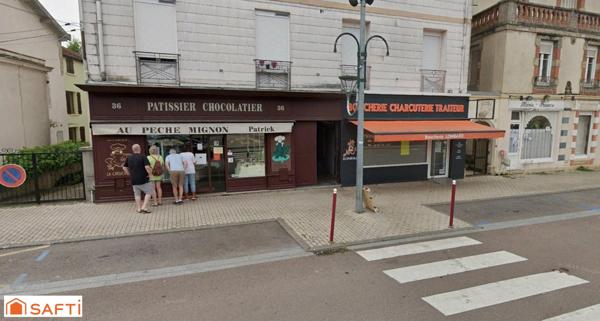 Coeur de VITTEL, bel immeuble mixte incluant un commerce pâtissier, chocolatier et 2 appartements loués