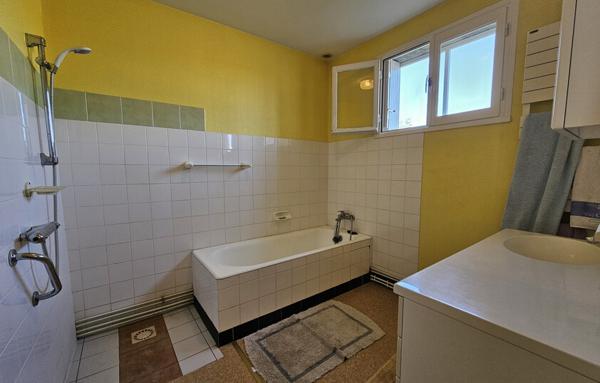 Maison 3 chambres et bureau