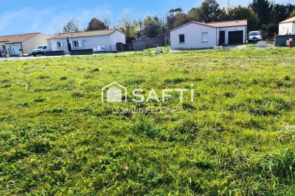 terrain de 663m² viabilisé situé à saint Jean de Beugné nous pourrons vous fournir le certificat d'urbanisme