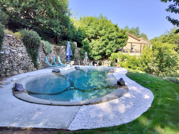 Maison 8 pièce(s) 6 chambre(s) 145 m²