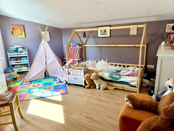 Maison 8 pièce(s) 6 chambre(s) 145 m²