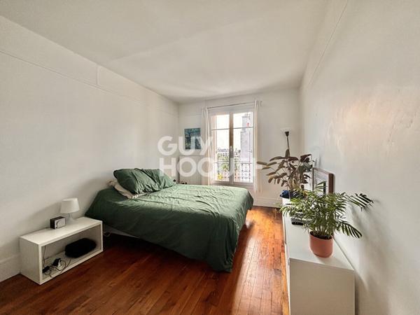QUARTIER DES PUCES / RUE DES ROSIERS - DERNIER ETAGE 2/3 PIÉCES - 54,23 M² - CAVE