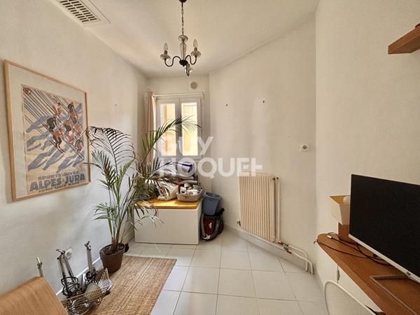 QUARTIER DES PUCES / RUE DES ROSIERS - DERNIER ETAGE 2/3 PIÉCES - 54,23 M² - CAVE