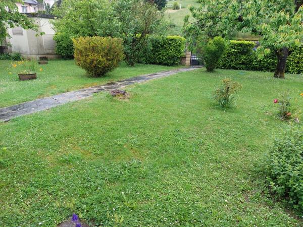 Situation idéale pour cette maison de 3 chambres à pied