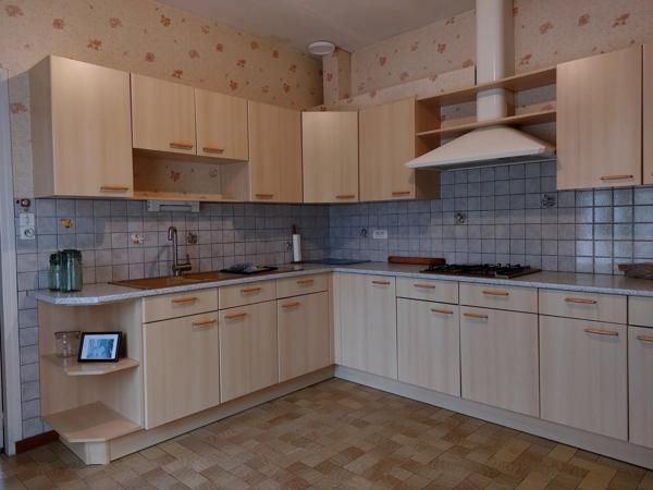 Situation idéale pour cette maison de 3 chambres à pied