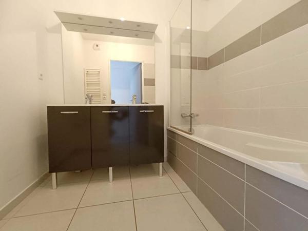 Appartement Istres 3 pièce(s) 60 m2 + Terrasse ET 2 parkings